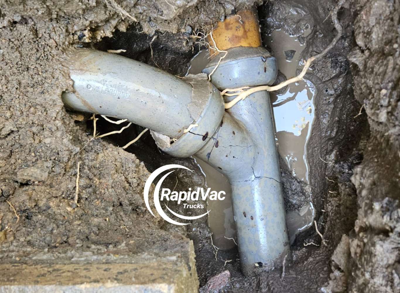 How Adelaide Plumbers Use Hydro Excavation to Dig Safely Around Pipes & Services